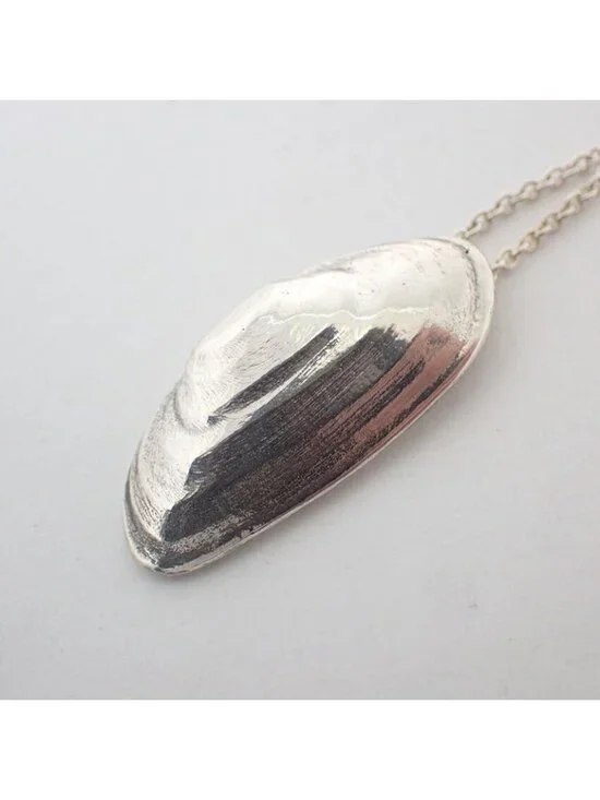 Tiffany & Co 925 Shell Oyster Pendant Necklace - Picture 6 of 10